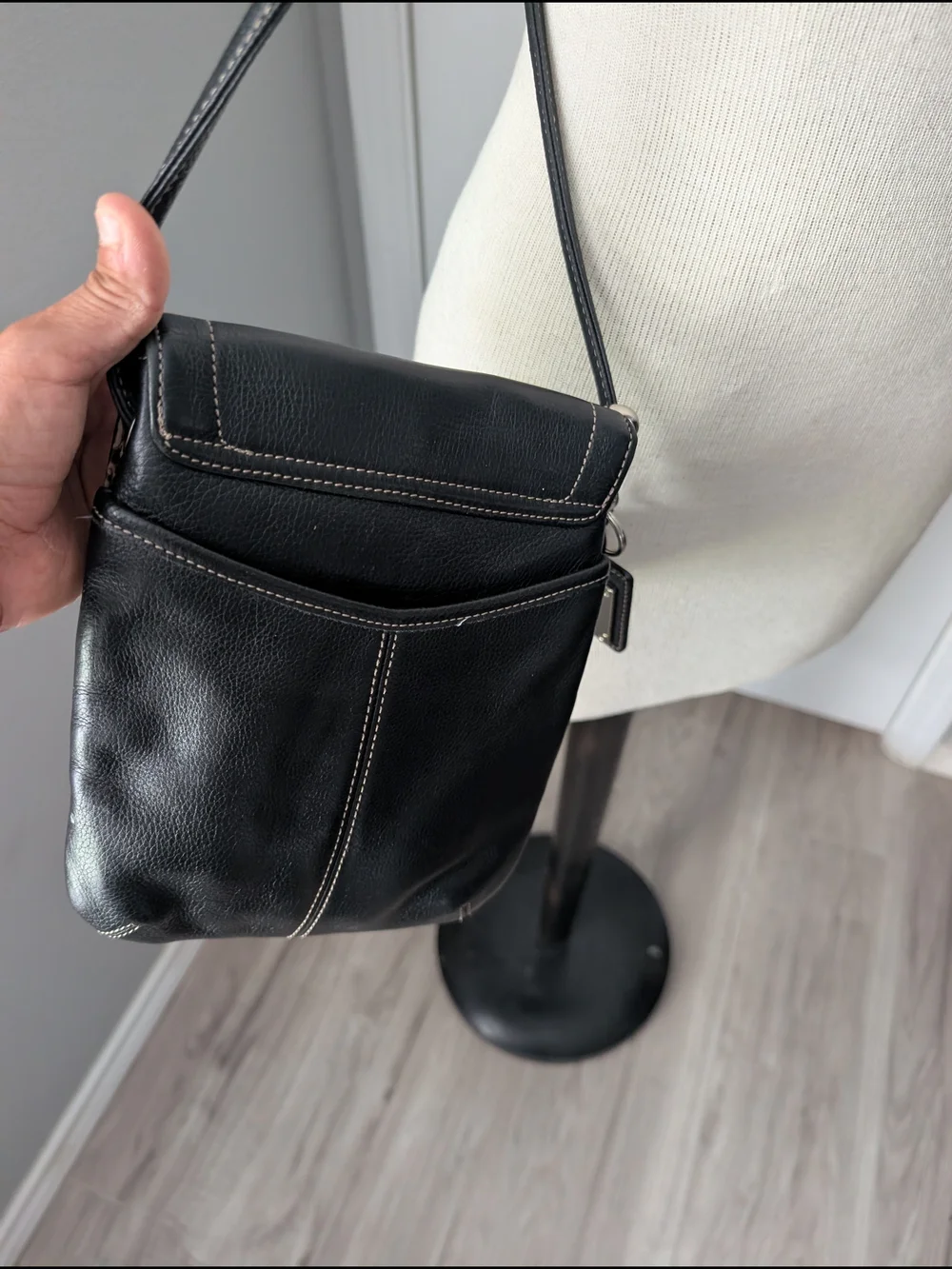 Tignanello Black Leather Crossbody Messenger Bag